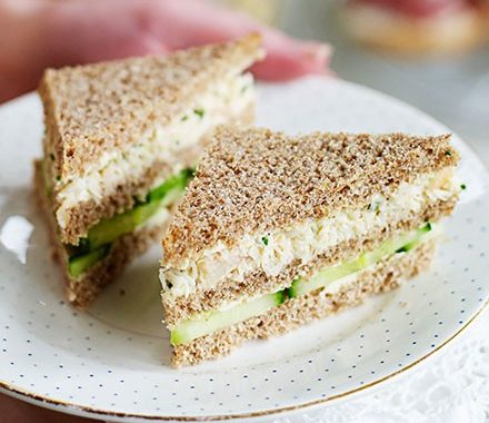 Lemony crab & cucumber clubs recipe