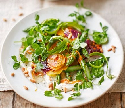 Pan-fried & raw asparagus with goat's curd & beetroot recipe