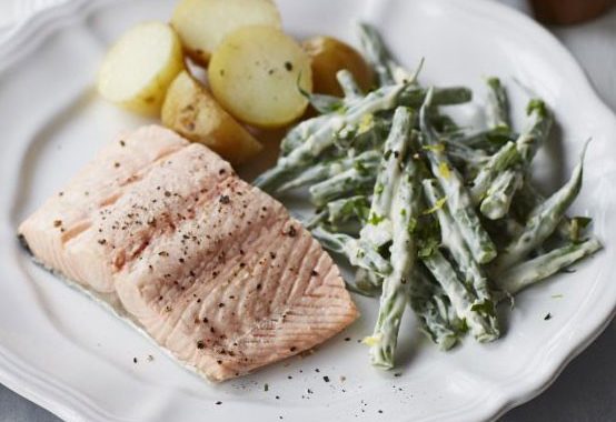 Poached salmon with tarragon recipe