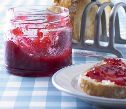 Homemade raspberry jam recipe
