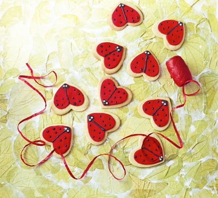 Love bug biscuits recipe 
