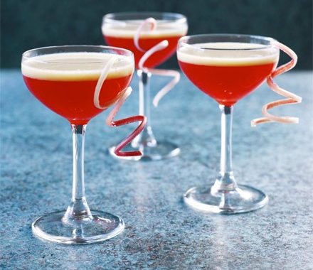 Rhubarb & custard cocktail recipe