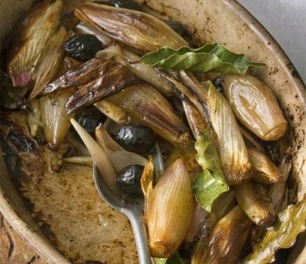Roasted shallots with olives, bay & balsamic recipe