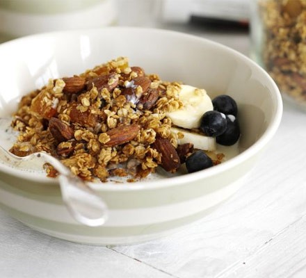 Honey crunch granola with almonds & apricots recipe 
