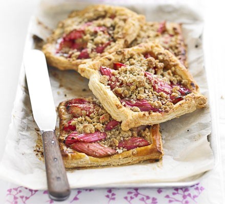 Rhubarb puffs with oaty streusel topping recipe 