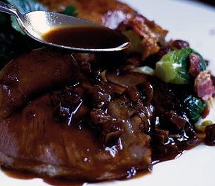 Date & red wine sauce  recipe