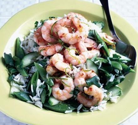 Coconut rice & prawn salad  recipe 