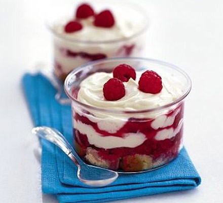 Boozy berry & elderflower trifle recipe 
