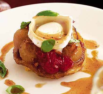Shallot tatins with goat's cheese recipe 