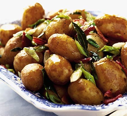 New potatoes with spring onions & bacon recipe 