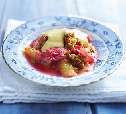 Rhubarb & pear crumble recipe 