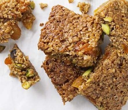 Apricot, honey & pistachio flapjacks recipe