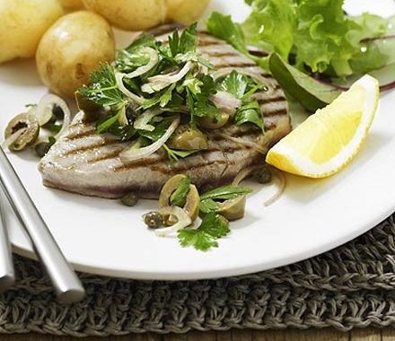 Grilled tuna with parsley salad recipe