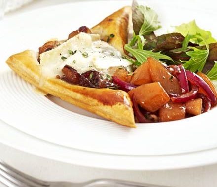 Melting goat’s cheese & chutney tarts recipe