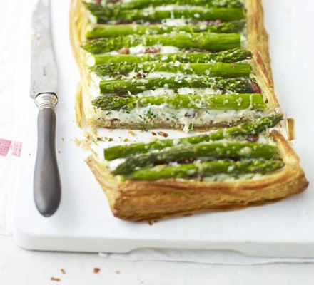 Herby asparagus & bacon tart recipe 
