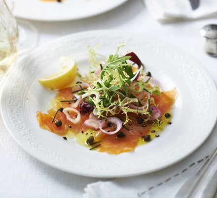 Smoked salmon with capers & pickled shallots recipe 