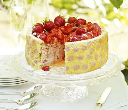 Polka-dot strawberry cake recipe
