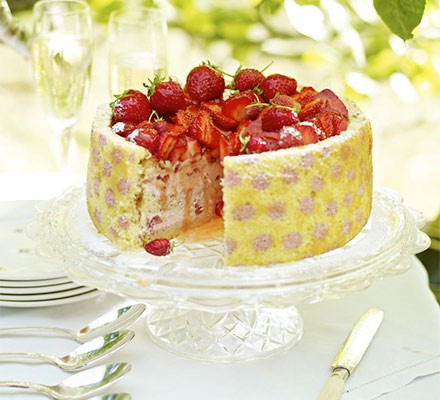 Polka-dot strawberry cake recipe 