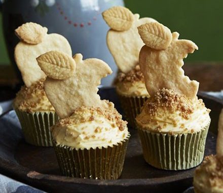 Apple crumble & custard cupcakes recipe
