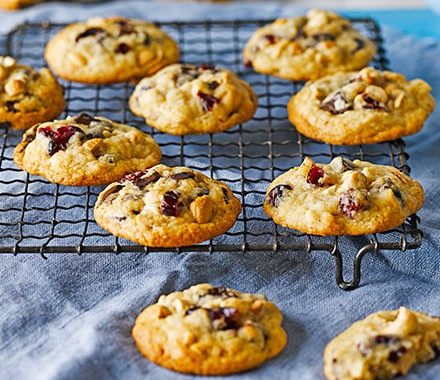 Choc chunk, cashew & cranberry cookies recipe