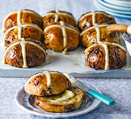 Chocolate & spice hot cross buns recipe 