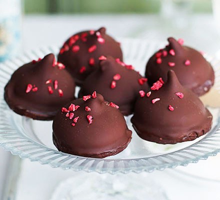 Raspberry & dark chocolate teacakes recipe 