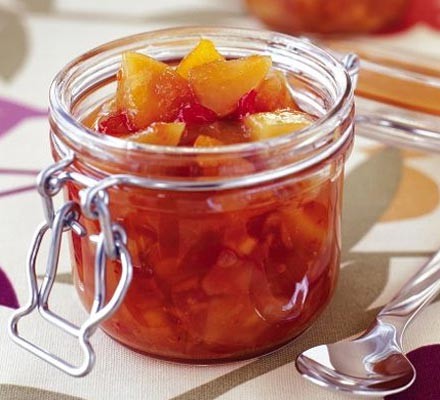 Pear & dried apricot chutney recipe 