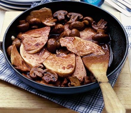 Ham with boozy cranberry & mushroom sauce recipe