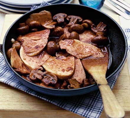 Ham with boozy cranberry & mushroom sauce recipe 
