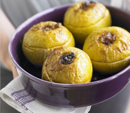 Baked apples with prunes, cinnamon & ginger recipe