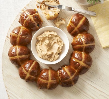 Hot cross bun ring with spiced honey butter recipe 