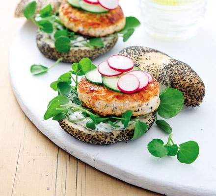 Salmon & horseradish burgers recipe 