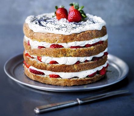 Strawberry & poppy seed cake recipe