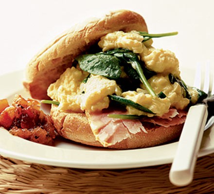 Spinach & ham scrambled eggs recipe 