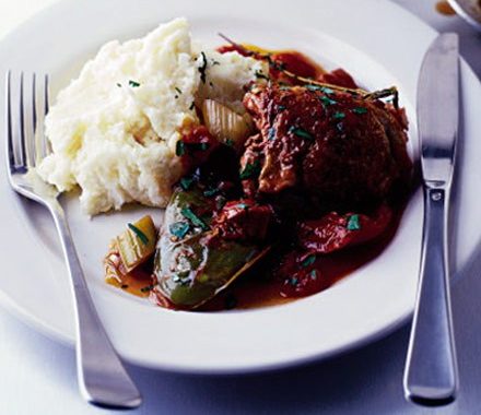 Chicken casserole with red wine, ham & peppers recipe