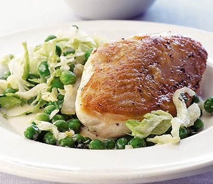Pan-fried chicken with peas recipe