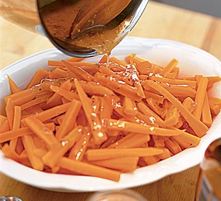 Maple-mustard glazed carrots recipe 
