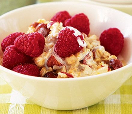 Honey muesli with raspberries & hazelnuts recipe
