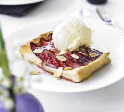 Individual strawberry & almond tarts recipe 