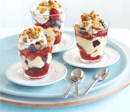 Berry crumble pots recipe
