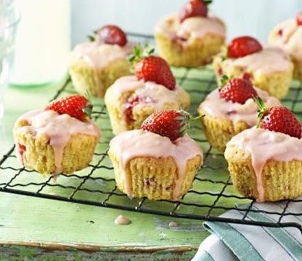 Strawberry & polenta cupcakes recipe