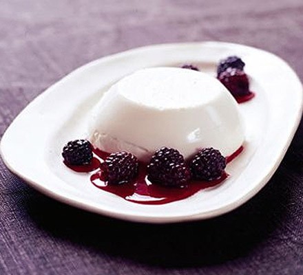 Lemon creams with blackberries recipe 