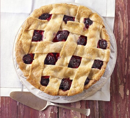 Blackberry & apple lattice pie recipe 