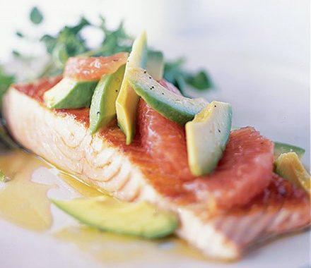 Salmon with avocado & grapefruit recipe