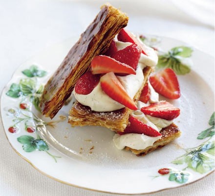Strawberries & cream layer  recipe 
