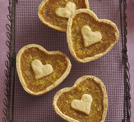 Treacle tart hearts recipe 