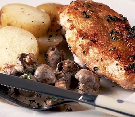 Crispy thyme chicken with mushroom sauce recipe