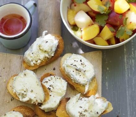 Nectarine salad with goat’s cheese toasts recipe