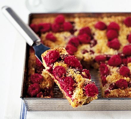 Raspberry & almond traybake recipe 
