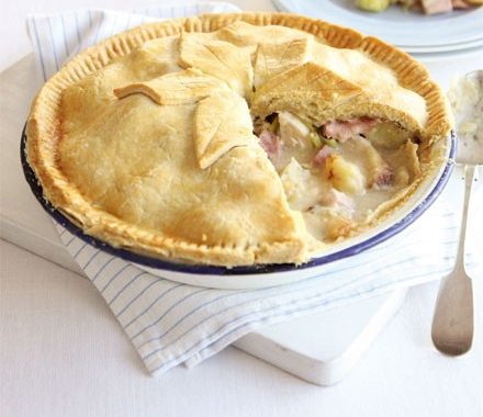 Chicken, ham, leek & roast potato pie recipe